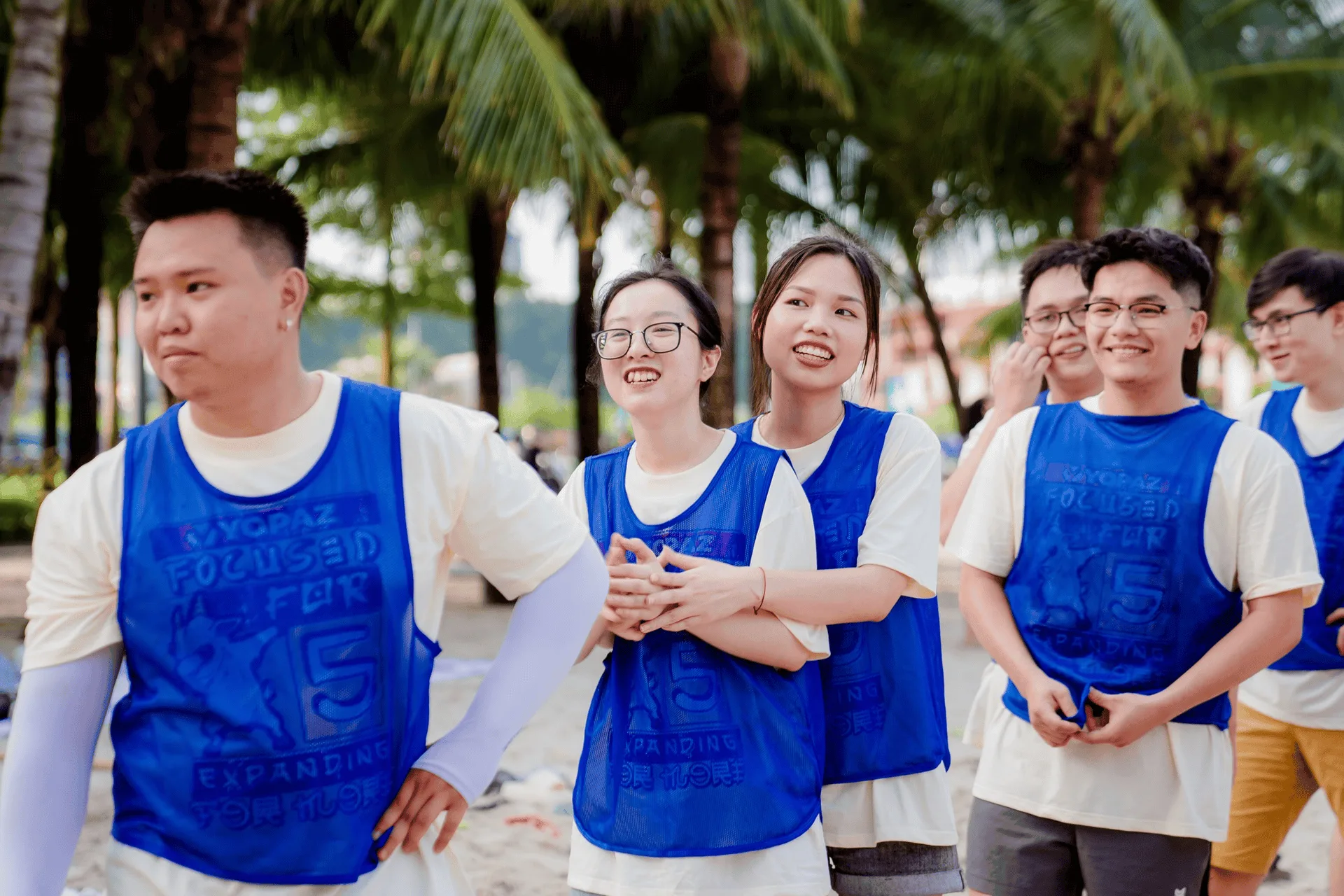 Teambuilding bãi biển 1