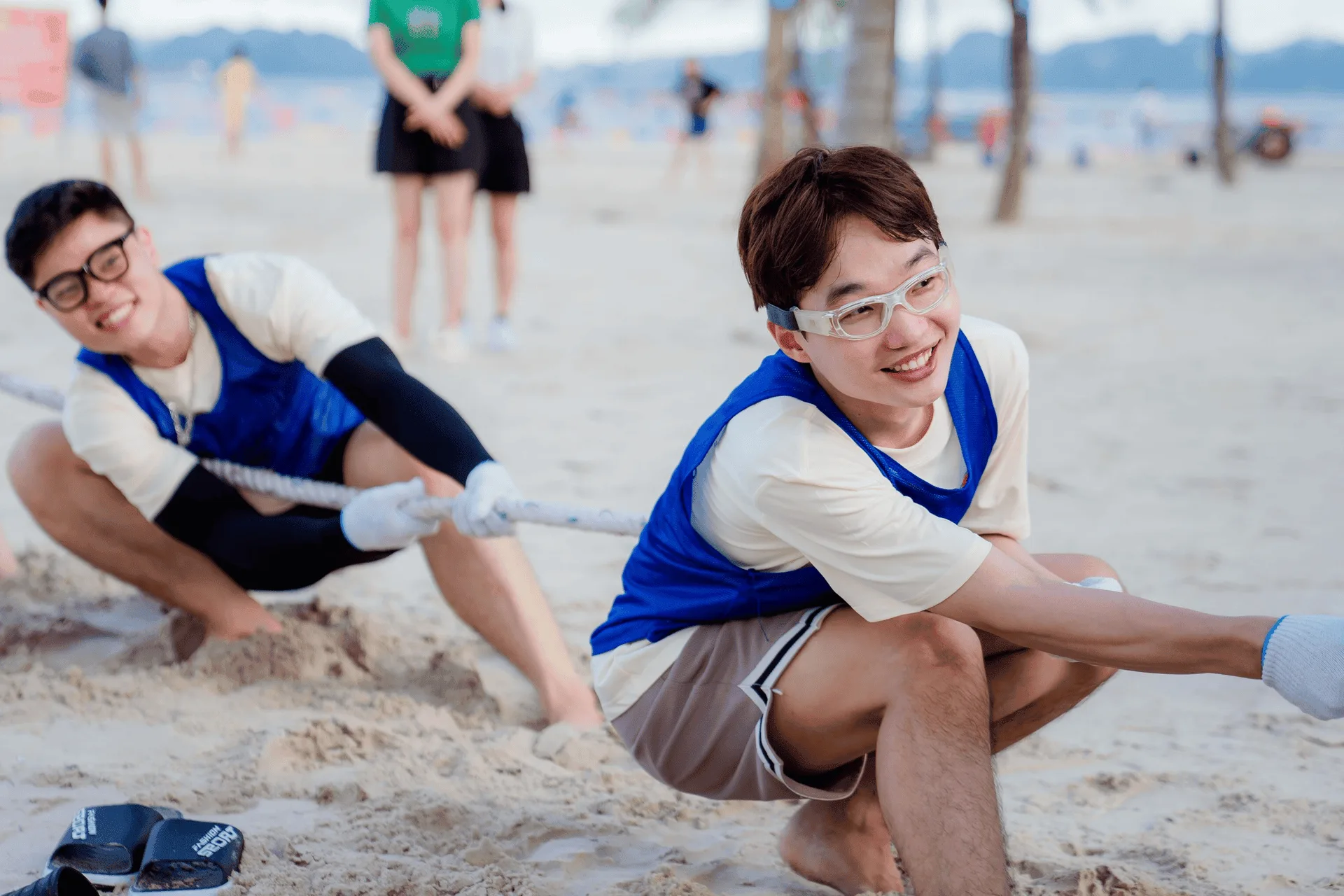 Teambuilding bãi biển 2